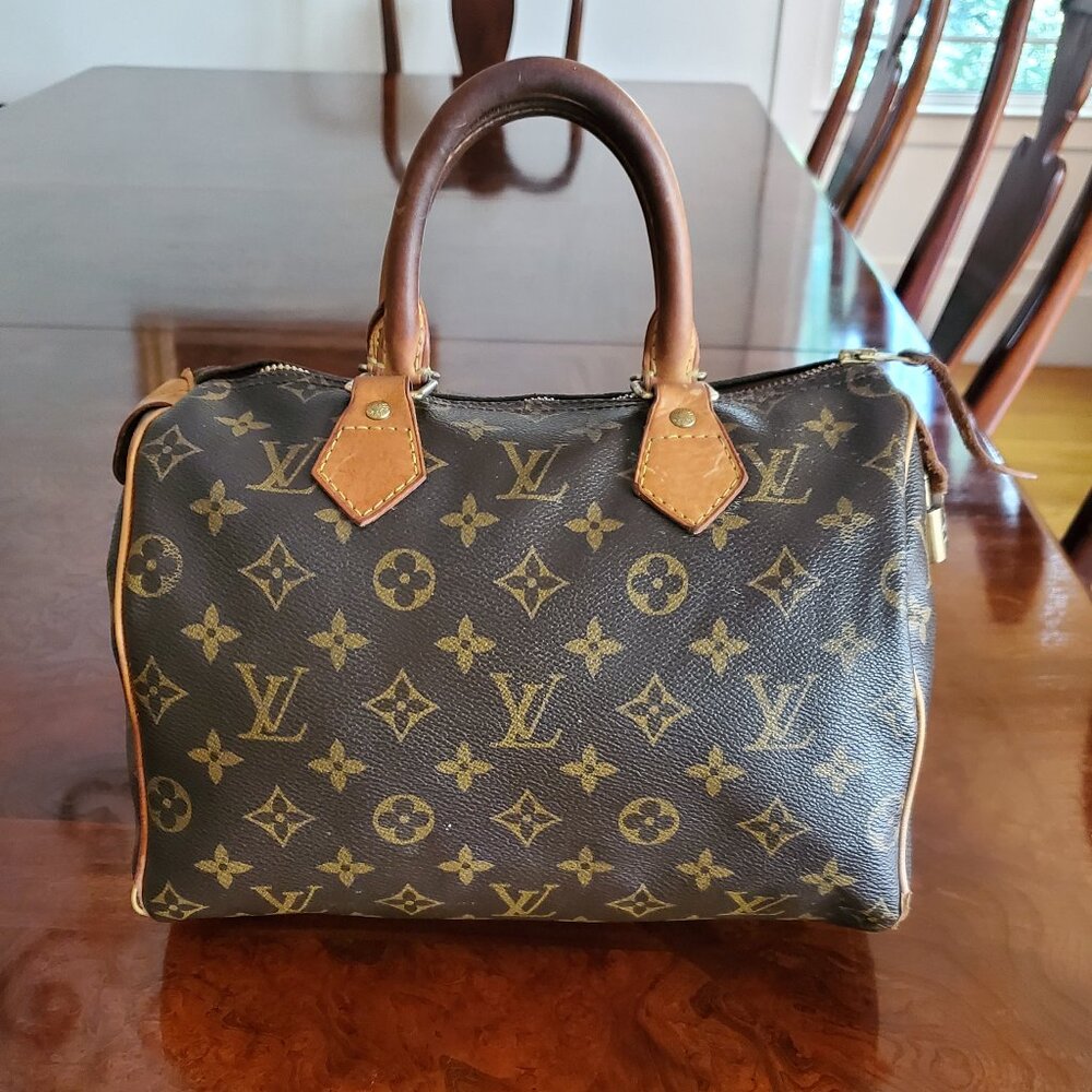 Authentic Louis Vuitton Speedy 25 bag